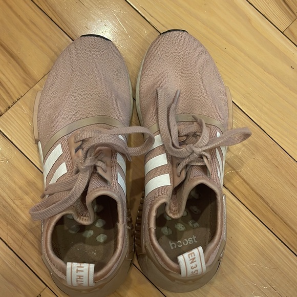 Adidas NMD R1 tennis shoes - Picture 3 of 4